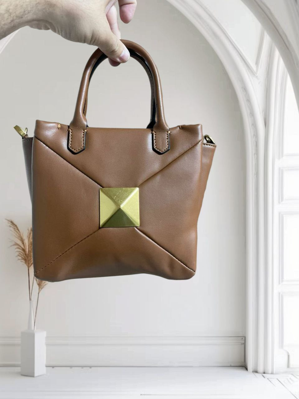 VALENTINO GARAVANI MARRON
Sacs à main