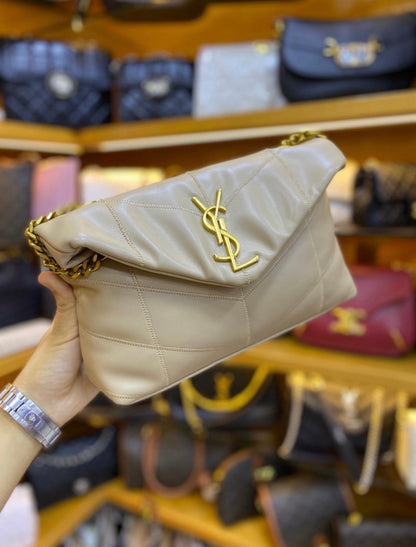SAC YSL PUFFER TOY D'AGNEAU
BEIGE
